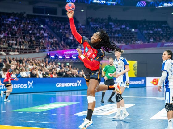 Lyndie Tchaptchet Defo Spain, 68 comes free to throw, Spain vs Iceland, handball, world championship, women, 2025 2026 season, 04 12 2025, Spain vs Iceland, handball, world championship, women, 2025 2026 season, 04 12 2025 Dortmund Copyright: xEibner-Pressefoto MichaelxSchmidx EP_MST