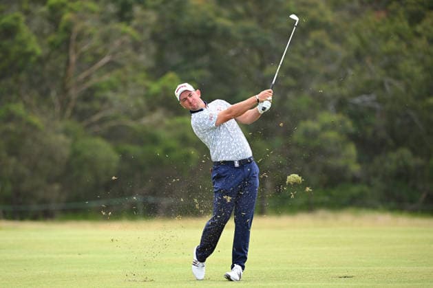 GOLF AUSTRALIAN OPEN, Lucas Herbert of Australia plays a shot in round two of the Australian Open Golf tournament at the Royal Melbourne Golf Club in Melbourne, Friday, December 5, 2025. ( NO ARCHIVING, EDITORIAL USE ONLY MELBOURNE VICTORIA AUSTRALIA  Copyright: xJAMESxROSSx 20251205179407640694