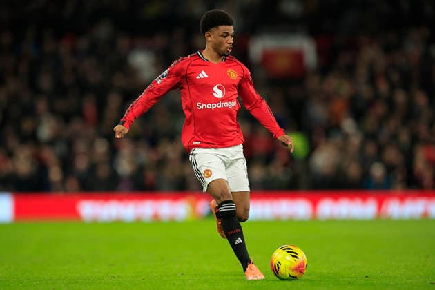 Manchester United, ManU v West Ham United Premier League 04 12 2025. Amad Diallo (16) of Manchester United controls the ball during the Premier League match between Manchester United and West Ham United at Old Trafford, Manchester, England on 4 December 2025. Manchester Old Trafford Greater Manchester England Editorial use only DataCo restrictions apply See www.football-dataco.com , Copyright: xConorxMolloyx PSI-23335-0099