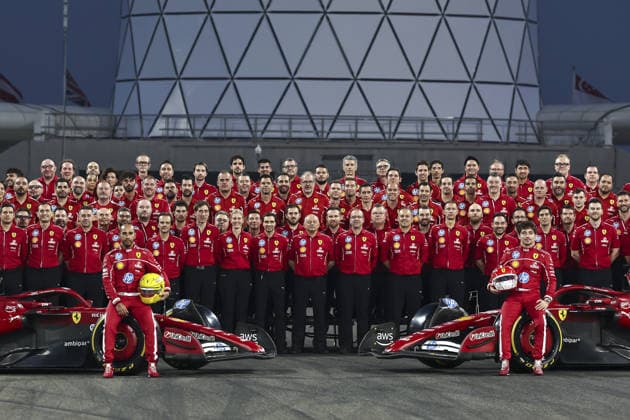 ABU DHABI, UNITED ARAB EMIRATES - DECEMBER 4: Scuderia Ferrari’s group photo during previews ahead of the F1 Grand Prix of Abu Dhabi at Yas Marina Circuit on December 4, 2025 in Abu Dhabi, United Arab Emirates. (Photo by Paddocker)  Copyright: xQIANxJUNxMotorsportxMedia Paddocx Sportspressphoto_SPR70158