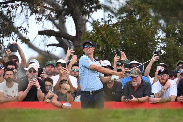 GOLF AUSTRALIAN OPEN, Adam Scott of Australia plays a shot in round two of the Australian Open Golf tournament at the Royal Melbourne Golf Club in Melbourne, Friday, December 5, 2025. ( NO ARCHIVING, EDITORIAL USE ONLY MELBOURNE VICTORIA AUSTRALIA  Copyright: xJAMESxROSSx 20251205140032772940