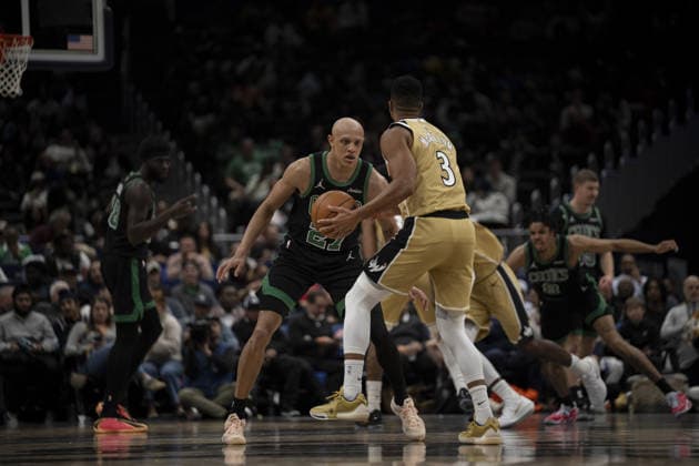 Boston Celtics v Washington Wizards - NBA, Basketball Herren, USA WASHINGTON DC, UNITED STATES - NOVEMBER 4 : CJ McCollum (3) of Washington Wizards in action against Jordan Walsh (27) of Boston Celtics during the NBA basketball game between Boston Celtics and Washington Wizards at the Capital One Arena in Washington DC, United States on December 04, 2025. Celal Gunes Anadolu Washington United States. Editorial use only. Please get in touch for any other usage.  Copyright: x2025xAnadoluxCelalxGunesx