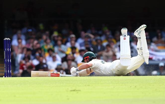 Australia s Travis Head dives to get back in his crease Australia v England, NRMA Insurance Ashes, 2nd Test, Day Two, Cricket, The Gabba, Brisbane, Australia - 05 Dec 2025Brisbane The Gabba Queensland (QLD) Australia  Copyright: xJasonxO Brien Shutterstockx 16007267aj