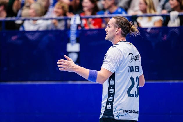 Kent Robin Toennesen SG Flensburg Handewitt, 23 aergert sich auf GER, TBV Lemgo Lippe vs SG Flensburg Handewitt, Handball, 1 Bundesliga, 15 Spieltag, Spielzeit 2025 2026, 04 12 2025 GER, TBV Lemgo Lippe vs SG Flensburg Handewitt, Handball, 1 Bundesliga, 15 Spieltag, Spielzeit 2025 2026, 04 12 2025 Lemgo Copyright: xEibner-Pressefoto JanxRollingerx EP_JSK