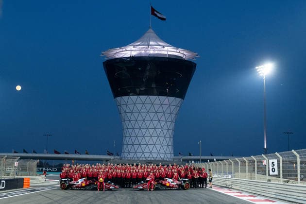Lewis Hamilton Scuderia Ferrari HP, Great Britain, 44 , Charles Leclerc Scuderia Ferrari HP, Monaco, 16 , Frederic Vasseur Scuderia Ferrari HP, Team Principal and Team at the team photo Group photo of Scuderia Ferrari before the last race of the season, UAE, Formula 1 World Championship, Abu Dhabi Grand Prix, Yas Marina Circuit, Media Day, 04 12 2025 UAE, Formula 1 World Championship, Abu Dhabi Grand Prix, Yas Marina Circuit, Media Day, 04 12 2025 Yas Marina Island Copyright: xEibner-Pressefoto Memmlerx EP_MMR