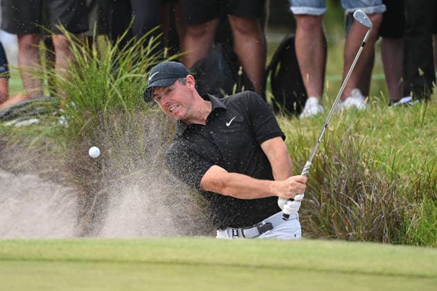GOLF AUSTRALIAN OPEN, Northern Ireland s Rory McIlroy plays a shot from a bunker on the 14th hole in round two of the Australian Open Golf tournament at the Royal Melbourne Golf Club in Melbourne, Friday, December 5, 2025. ( NO ARCHIVING, EDITORIAL USE ONLY MELBOURNE VICTORIA AUSTRALIA  Copyright: xJAMESxROSSx 20251205161759722671