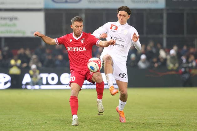 Cup 1 8 Final FC Aarau FC Sion Nias Hefti vs Ryan Kessler 04 12 2025 Stadion Bruegglifeld Aarau, SWITZERLAND, Season 2025 2026 Mens football Swiss Cup 1 8 Final FC Aarau FC Sion Nias Hefti li,FC Sion vs Ryan Kessler FC Aarau
