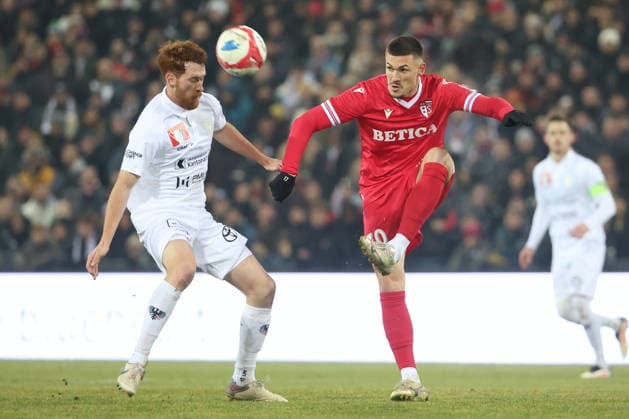 Cup 1 8 Final FC Aarau FC Sion Serge Mueller vs Benjamin Kololli 04 12 2025 Stadion Bruegglifeld Aarau, SWITZERLAND, Season 2025 2026 Men Football Swiss Cup 1 8 Final FC Aarau FC Sion Serge Mueller left,FC Aarau vs Benjamin Kololli FC Sion