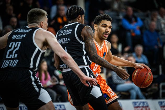 Peyton Aldridge Dolomiti Energia Trento , DJ Steward Dolomiti Energia Trento and Mark Smith ratiopharm ulm battle for the ball during the Basketball Eurocup match between ratiopharm ulm and Dolomiti Energia Trento at ratiopharm Arena on December 4, 2025 in Neu Ulm, Germany Photo by Harry Langer DeFodi Images