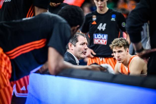 Head Coach Ty Harrelson ratiopharm ulm Time out during the Basketball Eurocup match between ratiopharm ulm and Dolomiti Energia Trento at ratiopharm Arena on December 4, 2025 in Neu Ulm, Germany Photo by Harry Langer DeFodi Images