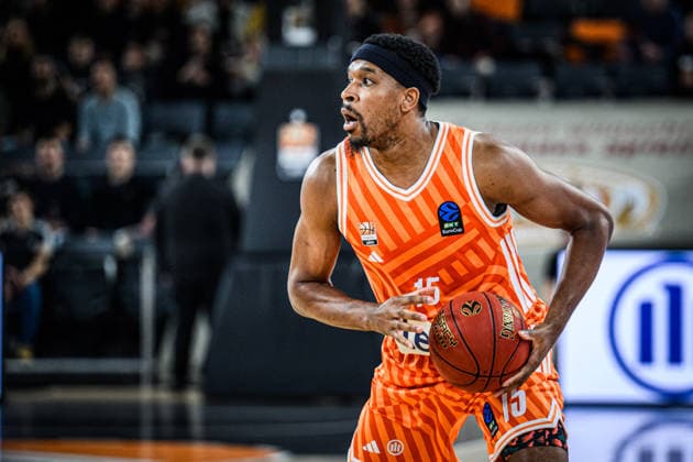 Justin Simon ratiopharm ulm controls the Ball during the Basketball Eurocup match between ratiopharm ulm and Dolomiti Energia Trento at ratiopharm Arena on December 4, 2025 in Neu Ulm, Germany Photo by Harry Langer DeFodi Images
