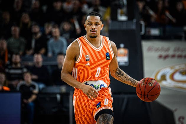 Nelson Weidemann ratiopharm ulm controls the Ball during the Basketball Eurocup match between ratiopharm ulm and Dolomiti Energia Trento at ratiopharm Arena on December 4, 2025 in Neu Ulm, Germany Photo by Harry Langer DeFodi Images