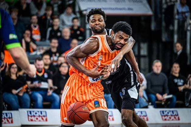 Malik Osborne ratiopharm ulm and Jordan Bayehe Dolomiti Energia Trento battle for the ball during the Basketball Eurocup match between ratiopharm ulm and Dolomiti Energia Trento at ratiopharm Arena on December 4, 2025 in Neu Ulm, Germany Photo by Harry Langer DeFodi Images