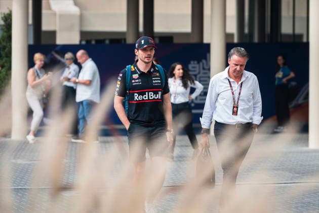 Formula 1 Etihad Airways Abu Dhabi Grand Prix 2025 Loïs Gelbart Carrasco OVERTAKE MAXPPP - Abu Dhabi 05 12 2025 01 VERSTAPPEN Max (nld), Oracle Red Bull Racing, portrait at the Formula 1 Etihad Airways Abu Dhabi Grand Prix 2025, the 24th round of the 2025 FIA Formula 1 World Championship, WM, Weltmeisterschaft at Yas Marina Circuit in Abu Dhabi, United Arab Emirates, from 4 to 7 December 2025 Abu Dhabi Yas Marina Circuit United Arab Emirates  Copyright: xOVERTAKE MAXPPPxLoïsxGelbartxCarrascox OVT202512053449 OVT202512053449