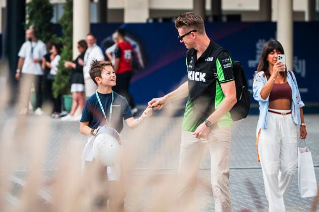 Formula 1 Etihad Airways Abu Dhabi Grand Prix 2025 Loïs Gelbart Carrasco OVERTAKE MAXPPP - Abu Dhabi 05 12 2025 27 HULKENBERG Nico (ger), Stake F1 Team KICK Sauber, portrait at the Formula 1 Etihad Airways Abu Dhabi Grand Prix 2025, the 24th round of the 2025 FIA Formula 1 World Championship, WM, Weltmeisterschaft at Yas Marina Circuit in Abu Dhabi, United Arab Emirates, from 4 to 7 December 2025 Abu Dhabi Yas Marina Circuit United Arab Emirates  Copyright: xOVERTAKE MAXPPPxLoïsxGelbartxCarrascox OVT202512053454 OVT202512053454