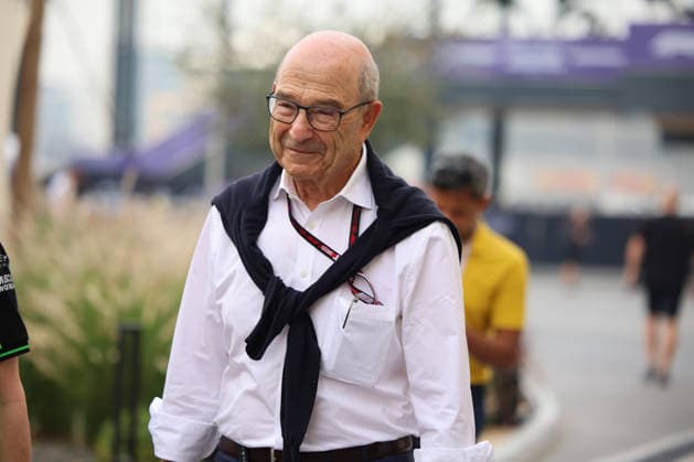 Peter Sauber CEO Sauber , ARE, Formula 1 World Championship, Abu Dhabi Grand Prix, Yas Marina Circuit, Friday, 05 12 2025 ARE, Formula 1 World Championship, Abu Dhabi Grand Prix, United Arab Emirates, Yas Marina Circuit, 05 12 2025 Abu Dhabi Copyright: xEibner-Pressefoto AnnikaxGrafx EP_AGF