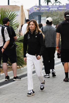 December 5, 2025, Abu Dhabi, Abu Dhabi, United Arab Emirates: DORIEN PIN (Mercedes) arriving at the paddock during Free Practice Day (Friday) at the Formula 1 Etihad Airways Abu Dhabi Prix 2025 at the Yas Marina Circuit in Abu Dhabi, United Arab Emirates Abu Dhabi United Arab Emirates - ZUMAr193 20251205_zsp_r193_002 Copyright: xSaraxRuffonix