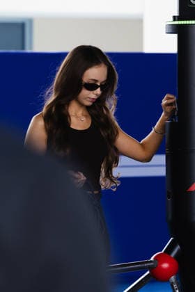 December 5, 2025, Abu Dhabi, Abu Dhabi, United Arab Emirates: LILY ZNEIMER (Oscar Piastri s girlfriend) arriving at the paddock during Free Practice Day (Friday) at the Formula 1 Etihad Airways Abu Dhabi Prix 2025 at the Yas Marina Circuit in Abu Dhabi, United Arab Emirates Abu Dhabi United Arab Emirates - ZUMAr193 20251205_zsp_r193_019 Copyright: xSaraxRuffonix