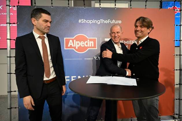 PC announcing Alpecin - Premier Tech - 05 12 2025 ANTWERPEN, BELGIUM - DECEMBER 05 : Roodhooft Christoph (BEL) Sports Director of Alpecin-Deceuninck, Roodhooft Philip (BEL) General manager of Alpecin-Deceuninck and Belanger Jean, President of Premier Tech talking to the press during a press conference, PK, Pressekonferenz announcing Premier Tech as new partner and transfer news in the Crelan - headquarters Antwerpen on December 05, 2025 in Antwerpen, Belgium, 05 12 2025 Antwerpen Belgium  Copyright: xNicoxVereeckenx
