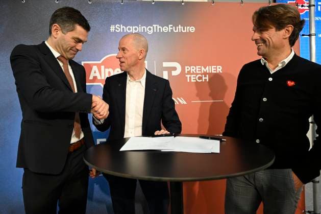 PC announcing Alpecin - Premier Tech - 05 12 2025 ANTWERPEN, BELGIUM - DECEMBER 05 : Roodhooft Christoph (BEL) Sports Director of Alpecin-Deceuninck, Roodhooft Philip (BEL) General manager of Alpecin-Deceuninck and Belanger Jean, President of Premier Tech talking to the press during a press conference, PK, Pressekonferenz announcing Premier Tech as new partner and transfer news in the Crelan - headquarters Antwerpen on December 05, 2025 in Antwerpen, Belgium, 05 12 2025 Antwerpen Belgium  Copyright: xNicoxVereeckenx
