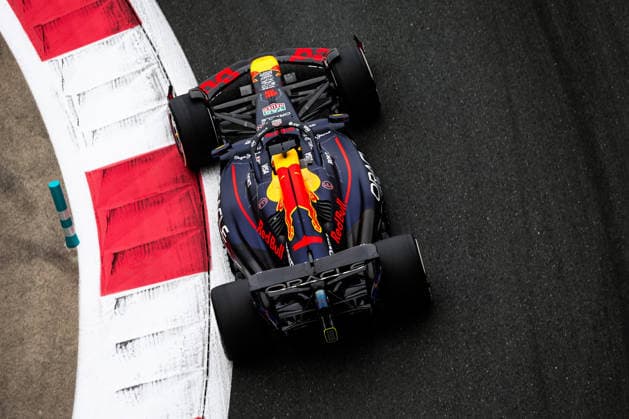 F1 - ABU DHABI GRAND PRIX 2025 01 VERSTAPPEN Max (nld), Red Bull Racing RB21, action during the 2025 Formula 1 Abu Dhabi Grand Prix, 24th round of the 2025 FIA Formula One World Championship, WM, Weltmeisterschaft from December 05 to 07, 2025 on the Yas Marina Circuit, in Abu Dhabi, United Arab Emirates - Abu DhabiUnited Arab Emirates  Copyright: xFLORENTxGOODENx