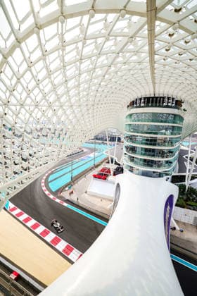 F1 - ABU DHABI GRAND PRIX 2025 87 BEARMAN Ollie Oliver (gbr), Haas F1 Team VF-25 Ferrari, action during the 2025 Formula 1 Abu Dhabi Grand Prix, 24th round of the 2025 FIA Formula One World Championship, WM, Weltmeisterschaft from December 05 to 07, 2025 on the Yas Marina Circuit, in Abu Dhabi, United Arab Emirates - Abu DhabiUnited Arab Emirates  Copyright: xFLORENTxGOODENx