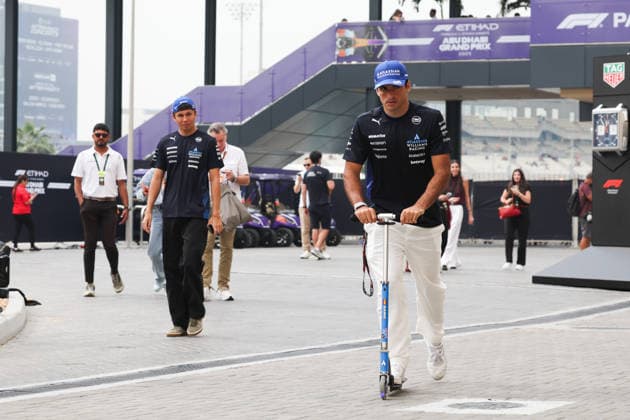 F1 - ABU DHABI GRAND PRIX 2025 SAINZ Carlos (spa), Williams Racing FW47, ALBON Alexander (tha), Williams Racing FW47, portrait during the 2025 Formula 1 Abu Dhabi Grand Prix, 24th round of the 2025 FIA Formula One World Championship, WM, Weltmeisterschaft from December 05 to 07, 2025 on the Yas Marina Circuit, in Abu Dhabi, United Arab Emirates - Abu DhabiUnited Arab Emirates Copyright: xANTONINxVINCENTx