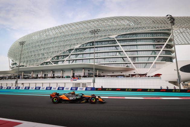 F1 - ABU DHABI GRAND PRIX 2025 04 NORRIS Lando (gbr), McLaren F1 Team MCL39, action during the 2025 Formula 1 Abu Dhabi Grand Prix, 24th round of the 2025 FIA Formula One World Championship, WM, Weltmeisterschaft from December 05 to 07, 2025 on the Yas Marina Circuit, in Abu Dhabi, United Arab Emirates - Abu DhabiUnited Arab Emirates  Copyright: xANTONINxVINCENTx