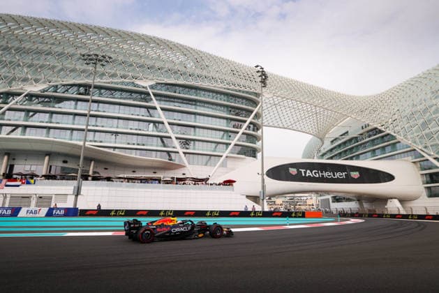 F1 - ABU DHABI GRAND PRIX 2025 01 VERSTAPPEN Max (nld), Red Bull Racing RB21, action during the 2025 Formula 1 Abu Dhabi Grand Prix, 24th round of the 2025 FIA Formula One World Championship, WM, Weltmeisterschaft from December 05 to 07, 2025 on the Yas Marina Circuit, in Abu Dhabi, United Arab Emirates - Abu DhabiUnited Arab Emirates  Copyright: xANTONINxVINCENTx
