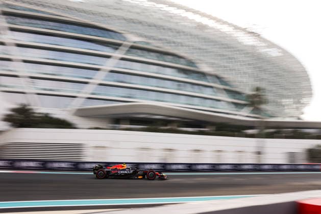 F1 - ABU DHABI GRAND PRIX 2025 LINDBLAD Arvid (gbr), Red Bull Racing RB21, action during the 2025 Formula 1 Abu Dhabi Grand Prix, 24th round of the 2025 FIA Formula One World Championship, WM, Weltmeisterschaft from December 05 to 07, 2025 on the Yas Marina Circuit, in Abu Dhabi, United Arab Emirates - Abu DhabiUnited Arab Emirates  Copyright: xANTONINxVINCENTx