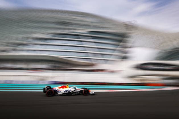 F1 - ABU DHABI GRAND PRIX 2025 40 IWASA Ayumu (jpn), Racing Bulls VCARB02, action during the 2025 Formula 1 Abu Dhabi Grand Prix, 24th round of the 2025 FIA Formula One World Championship, WM, Weltmeisterschaft from December 05 to 07, 2025 on the Yas Marina Circuit, in Abu Dhabi, United Arab Emirates - Abu DhabiUnited Arab Emirates  Copyright: xANTONINxVINCENTx