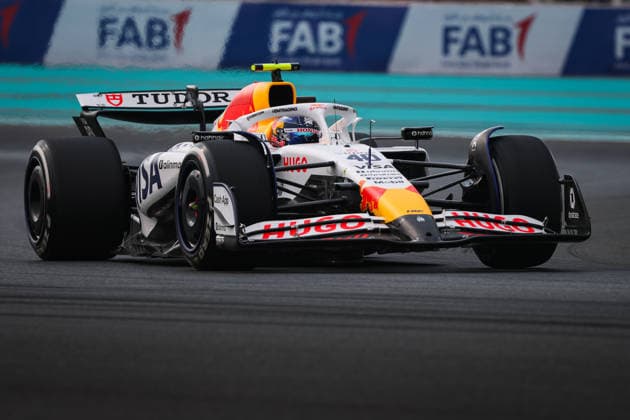 F1 - ABU DHABI GRAND PRIX 2025 40 IWASA Ayumu (jpn), Racing Bulls VCARB02, action during the 2025 Formula 1 Abu Dhabi Grand Prix, 24th round of the 2025 FIA Formula One World Championship, WM, Weltmeisterschaft from December 05 to 07, 2025 on the Yas Marina Circuit, in Abu Dhabi, United Arab Emirates - Abu DhabiUnited Arab Emirates  Copyright: xANTONINxVINCENTx