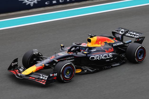 F1 Grand Prix Of Abu Dhabi 2025 - FP1 Max Verstappen of Netherlands driving the F1 race car No1, the Red Bull Racing RB21 for the Oracle Red Bull Racing Formula One Team, on track during the free practice 1 FP1 of the 2025 Formula 1 Etihad Airways Abu Dhabi Grand Prix on December 5, 2025 Abu Dhabi United Arab Emirates  Copyright: xNicolasxEconomoux originalFilename:economou-notitle251205_npY3I.jpg