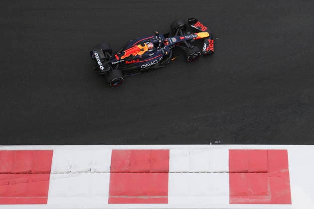 F1 Grand Prix Of Abu Dhabi 2025 - FP1 Max Verstappen of Netherlands driving the F1 race car No1, the Red Bull Racing RB21 for the Oracle Red Bull Racing Formula One Team, on track during the free practice 1 FP1 of the 2025 Formula 1 Etihad Airways Abu Dhabi Grand Prix on December 5, 2025 Abu Dhabi United Arab Emirates  Copyright: xNicolasxEconomoux originalFilename:economou-notitle251205_np3k6.jpg