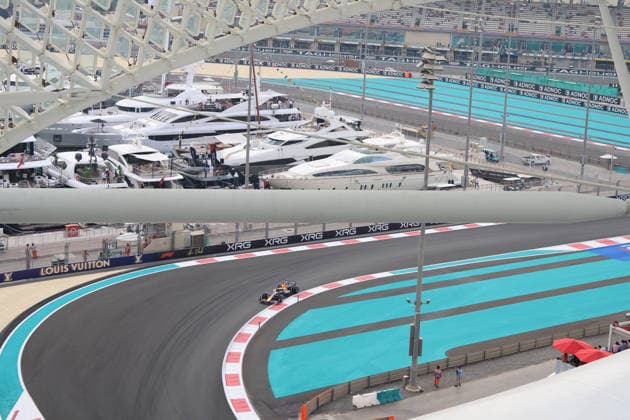 F1 Grand Prix Of Abu Dhabi 2025 - FP1 Max Verstappen of Netherlands driving the F1 race car No1, the Red Bull Racing RB21 for the Oracle Red Bull Racing Formula One Team, on track during the free practice 1 FP1 of the 2025 Formula 1 Etihad Airways Abu Dhabi Grand Prix on December 5, 2025 Abu Dhabi United Arab Emirates  Copyright: xNicolasxEconomoux originalFilename:economou-notitle251205_npAR6.jpg