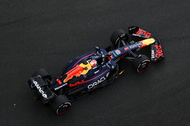 F1 Grand Prix Of Abu Dhabi 2025 - FP1 Max Verstappen of Netherlands driving the F1 race car No1, the Red Bull Racing RB21 for the Oracle Red Bull Racing Formula One Team, on track during the free practice 1 FP1 of the 2025 Formula 1 Etihad Airways Abu Dhabi Grand Prix on December 5, 2025 Abu Dhabi United Arab Emirates  Copyright: xNicolasxEconomoux originalFilename:economou-notitle251205_npBhs.jpg