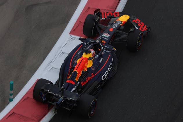 F1 Grand Prix Of Abu Dhabi 2025 - FP1 Max Verstappen of Netherlands driving the F1 race car No1, the Red Bull Racing RB21 for the Oracle Red Bull Racing Formula One Team, on track during the free practice 1 FP1 of the 2025 Formula 1 Etihad Airways Abu Dhabi Grand Prix on December 5, 2025 Abu Dhabi United Arab Emirates  Copyright: xNicolasxEconomoux originalFilename:economou-notitle251205_npiRR.jpg