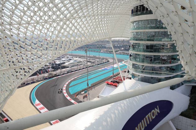 F1 Grand Prix Of Abu Dhabi 2025 - FP1 Lando Norris of United Kingdom driving the F1 race car No4, the McLaren MCL39 for the McLaren Formula One Team, on track during free practice session 1 of Formula 1 Etihad Airways Abu Dhabi Grand Prix 2025 in Yas Marina Circuit, UAE on December 5, 2025 Abu Dhabi United Arab Emirates  Copyright: xNicolasxEconomoux originalFilename:economou-notitle251205_nprs1.jpg