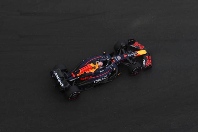 F1 Grand Prix Of Abu Dhabi 2025 - FP1 Max Verstappen of Netherlands driving the F1 race car No1, the Red Bull Racing RB21 for the Oracle Red Bull Racing Formula One Team, on track during the free practice 1 FP1 of the 2025 Formula 1 Etihad Airways Abu Dhabi Grand Prix on December 5, 2025 Abu Dhabi United Arab Emirates  Copyright: xNicolasxEconomoux originalFilename:economou-notitle251205_npUVm.jpg