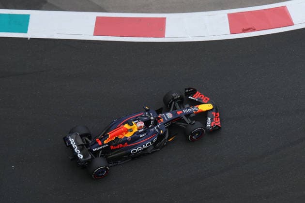 F1 Grand Prix Of Abu Dhabi 2025 - FP1 Max Verstappen of Netherlands driving the F1 race car No1, the Red Bull Racing RB21 for the Oracle Red Bull Racing Formula One Team, on track during the free practice 1 FP1 of the 2025 Formula 1 Etihad Airways Abu Dhabi Grand Prix on December 5, 2025 Abu Dhabi United Arab Emirates  Copyright: xNicolasxEconomoux originalFilename:economou-notitle251205_npZZY.jpg