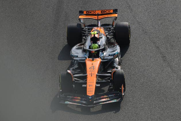 F1 Grand Prix Of Abu Dhabi 2025 - FP1 Lando Norris of United Kingdom driving the F1 race car No4, the McLaren MCL39 for the McLaren Formula One Team, on track during free practice session 1 of Formula 1 Etihad Airways Abu Dhabi Grand Prix 2025 in Yas Marina Circuit, UAE on December 5, 2025 Abu Dhabi United Arab Emirates  Copyright: xNicolasxEconomoux originalFilename:economou-notitle251205_npAm7.jpg