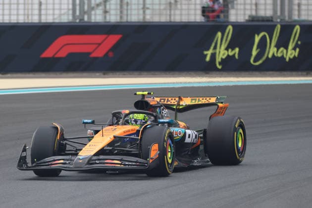 F1 Grand Prix Of Abu Dhabi 2025 - FP1 Lando Norris of United Kingdom driving the F1 race car No4, the McLaren MCL39 for the McLaren Formula One Team, on track during free practice session 1 of Formula 1 Etihad Airways Abu Dhabi Grand Prix 2025 in Yas Marina Circuit, UAE on December 5, 2025 Abu Dhabi United Arab Emirates  Copyright: xNicolasxEconomoux originalFilename:economou-notitle251205_npCKH.jpg