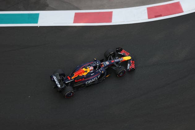 F1 Grand Prix Of Abu Dhabi 2025 - FP1 Max Verstappen of Netherlands driving the F1 race car No1, the Red Bull Racing RB21 for the Oracle Red Bull Racing Formula One Team, on track during the free practice 1 FP1 of the 2025 Formula 1 Etihad Airways Abu Dhabi Grand Prix on December 5, 2025 Abu Dhabi United Arab Emirates  Copyright: xNicolasxEconomoux originalFilename:economou-notitle251205_nphix.jpg