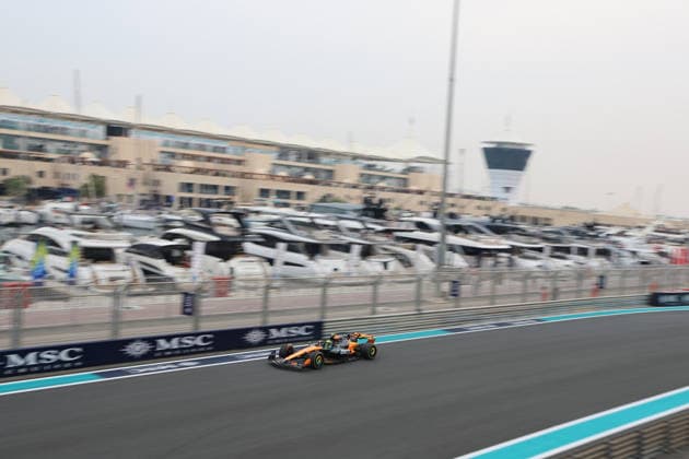 F1 Grand Prix Of Abu Dhabi 2025 - FP1 Lando Norris of United Kingdom driving the F1 race car No4, the McLaren MCL39 for the McLaren Formula One Team, on track during free practice session 1 of Formula 1 Etihad Airways Abu Dhabi Grand Prix 2025 in Yas Marina Circuit, UAE on December 5, 2025 Abu Dhabi United Arab Emirates  Copyright: xNicolasxEconomoux originalFilename:economou-notitle251205_npisT.jpg