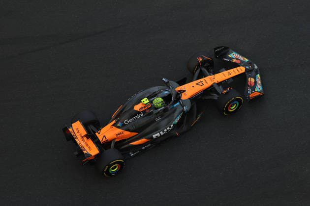 F1 Grand Prix Of Abu Dhabi 2025 - FP1 Lando Norris of United Kingdom driving the F1 race car No4, the McLaren MCL39 for the McLaren Formula One Team, on track during free practice session 1 of Formula 1 Etihad Airways Abu Dhabi Grand Prix 2025 in Yas Marina Circuit, UAE on December 5, 2025 Abu Dhabi United Arab Emirates  Copyright: xNicolasxEconomoux originalFilename:economou-notitle251205_npTsj.jpg