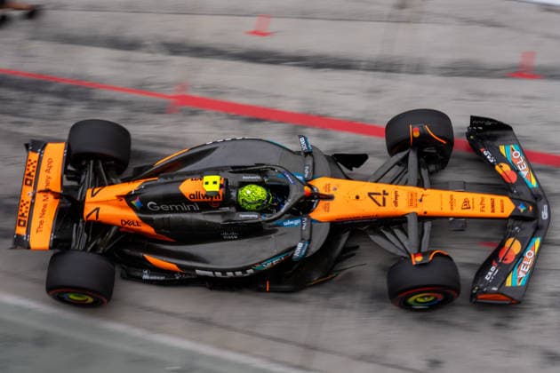 F1 Abu Dhabi Grand Prix - Practice Day Lando Norris (Gbr) of McLaren Racing 4 on Friday during the Formula 1 Etihad Airways Abu Dhabi Grand Prix 2025 at the Yas Marina Circuit on December 5, 2025 in Abu Dhabi, UAE. Photo by Antoine Lapeyre ABACAPRESS.COM Abu Dhabi United Arab Emirates  Copyright: xLapeyrexAntoine ABACAx