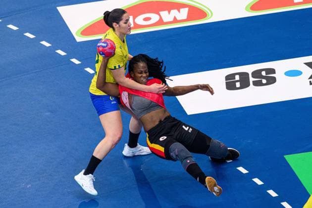 DORTMUND, GERMANY - 5 DECEMBER, 2025: Paulo Helena Gilda Simao, Rosa Lopes Dos Santos Jhennifer - Women s Handball World Championship, WM, Weltmeisterschaft 2025 Angola vs Brazil at Westfallenhalle.  Copyright: xVitaliixKliuievx
