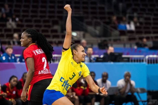 251205 Alexandra Priscilado Nascimento Martinez of Brazil celebrates during the 2025 IHF Women™s World Championship handball match between Angola and Brazil on December 5, 2025 in Dortmund Photo Emma Wallskog BILDBYRAN COP 320 EW0605 handball handball handball handball handball bbeng vm handball vm handballs vm ihf handball world championship world handball championship 2025 world championship 2025 angola brasilien brazil dam bbeng jubel celebrates  Copyright: EMMAxWALLSKOG BB251205EW004