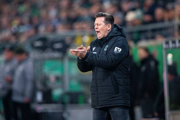 05 12 2025 Soccer, 2025 2026, 2 Bundesliga, 15 Matchday, SC Preußen Münster Hannover 96 Christian Titz Coach Hannover DFL REGULATIONS PROHIBIT ANY USE OF PHOTOGRAPHS AS IMAGE SEQUENCES AND OR QUASI VIDEO