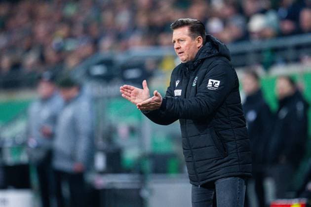 05 12 2025 Soccer, 2025 2026, 2 Bundesliga, 15 Matchday, SC Preußen Münster Hannover 96 Christian Titz Coach Hannover DFL REGULATIONS PROHIBIT ANY USE OF PHOTOGRAPHS AS IMAGE SEQUENCES AND OR QUASI VIDEO